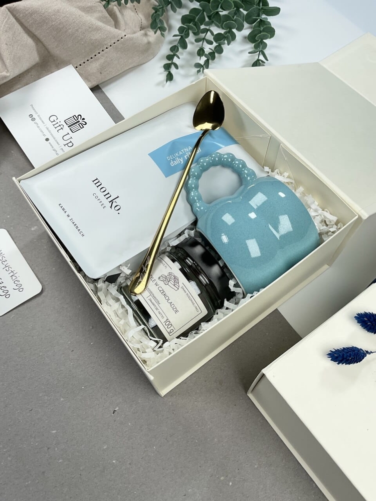 stylowy elegancki box prezentowy słodki prezent imieniny urodziny czekolada daktyle święta dla niej dla niego uniwersalny