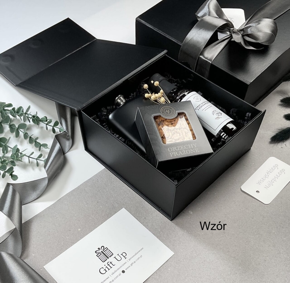 box-prezent-upominek-gotowy-pudełko-czarny.jpg