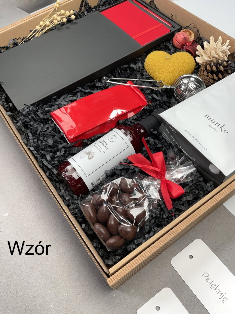 smaczny-prezent-box-firmowy-syrop-notes-długopis-kawa-ziarnista-zaparzacz-do-herbaty-herbata-owocowa.jpg