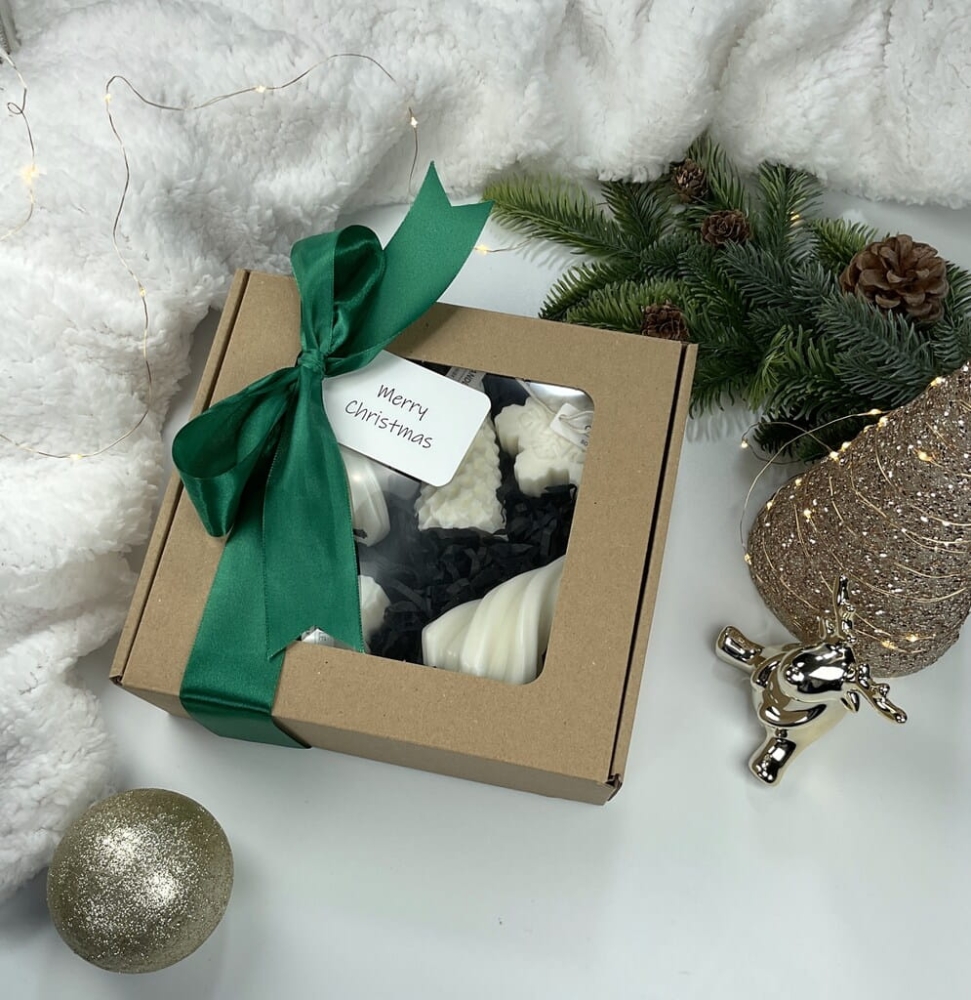 zestaw box prezentowy ze świecami świąteczna dekoracja, świece sojowe ręcznie robione, choinka, drzewko, śnieżynka, bawełniany knot
