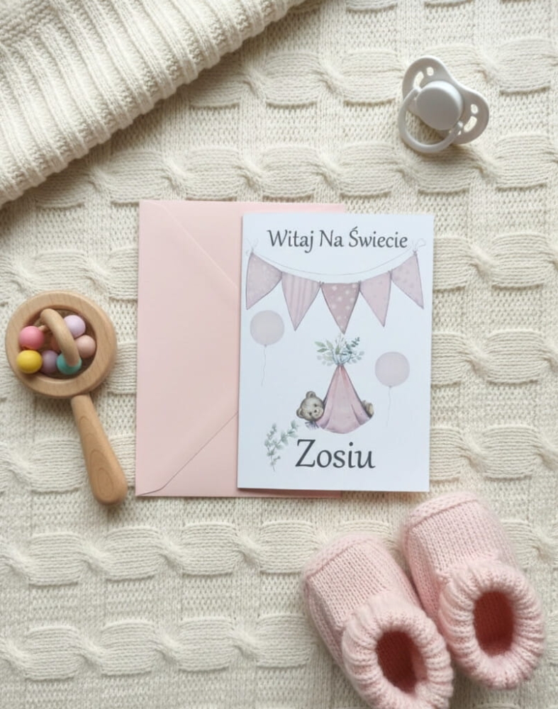 Kartka „Witaj na świecie” dla dziewczynki – personalizowana pamiątka narodzin z imieniem i zdjęciem, elegancki druk na grubym satynowym papierze.