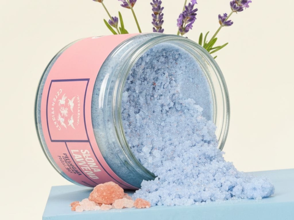 Naturalny peeling solny do ciała z lawendą – intensywne złuszczanie, tonizacja i aromaterapia.