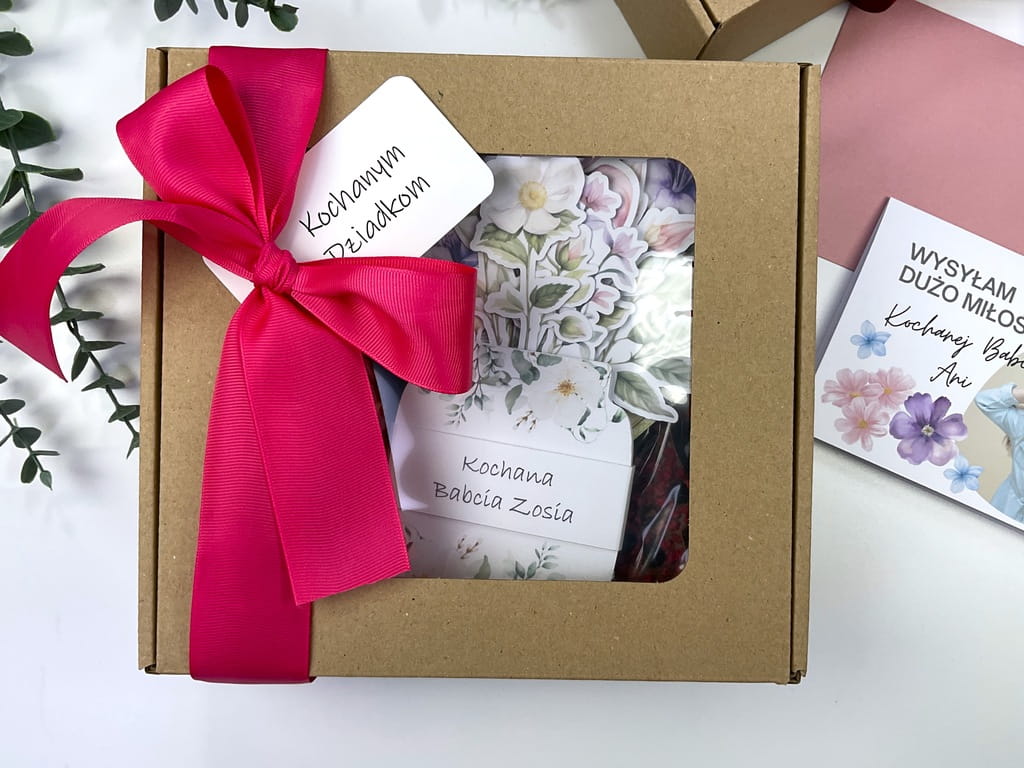 Elegancki box prezentowy z kalendarzem kwiatowym, herbatą owocową i ręcznie robioną czekoladą. Idealny prezent dla kobiety, nauczycielki lub jako podziękowanie.