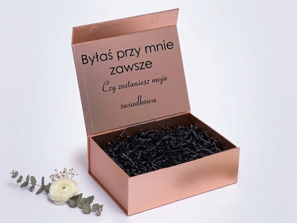 Eleganckie pudełko magnetyczne do personalizacji. Idealne na prośbę o świadkowanie, podziękowania lub wyjątkowy prezent. Minimalistyczny design i możliwość samodzielnego wypełnienia