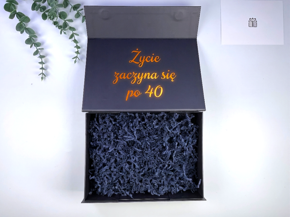 prezent-pudełko-z-personalizacją-gotowe-do-zapakowania-wręczenia (3).png