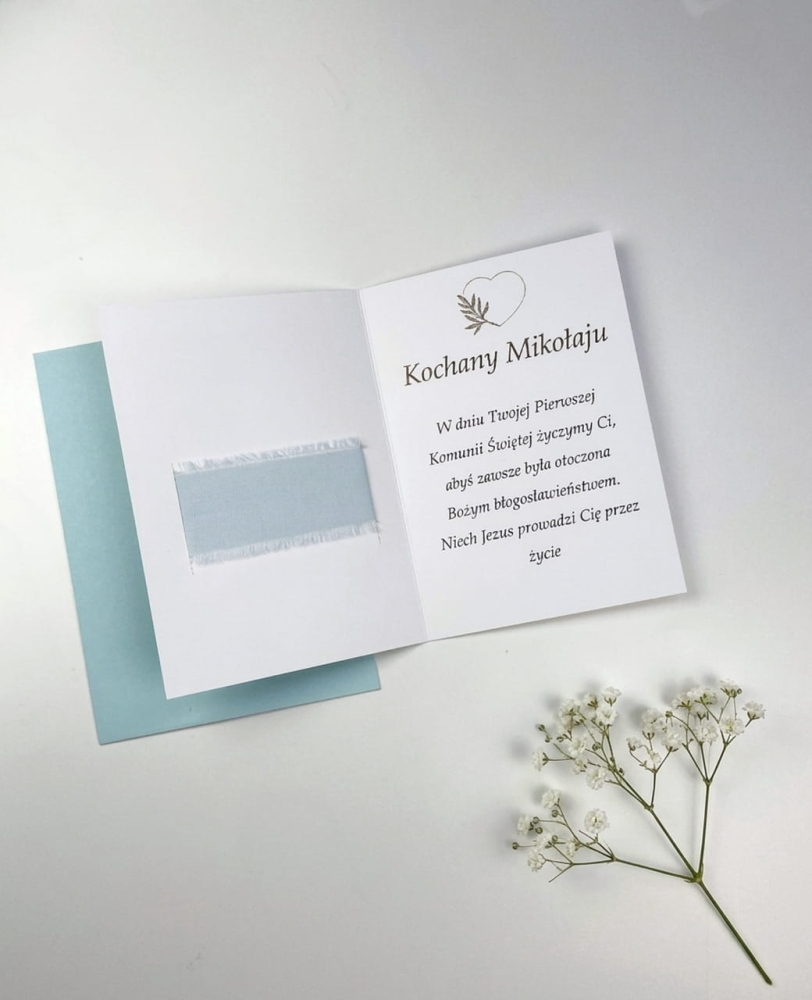 Elegancki karnet komunijny dla wnuczki , wnuszka od dziadków z personalizacją, chrzestnych z kokardką, suszonymi kwiatami