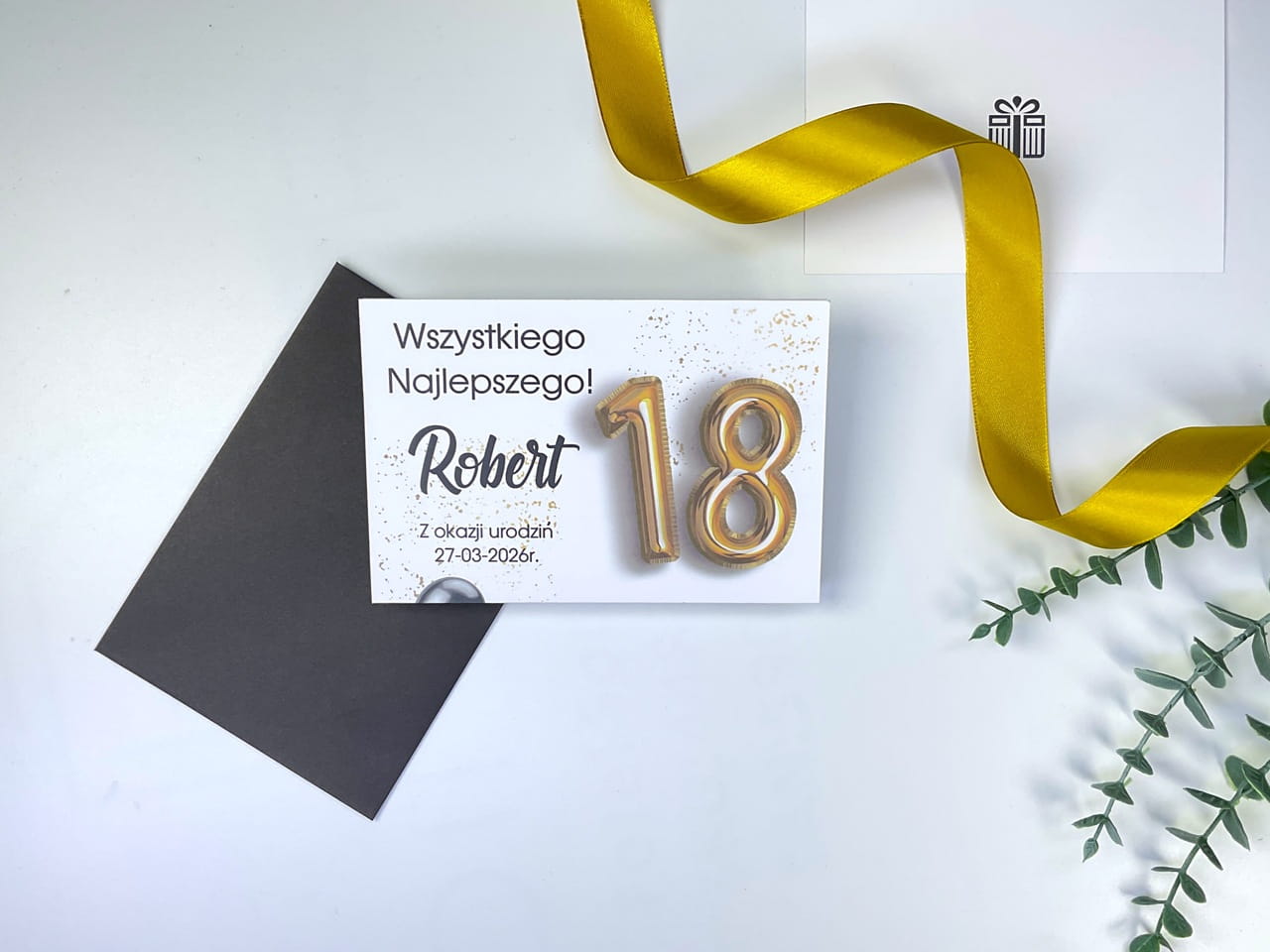 Pomysłowy sposób na wręczenie gotówki na 18 urodziny – harmonijka.