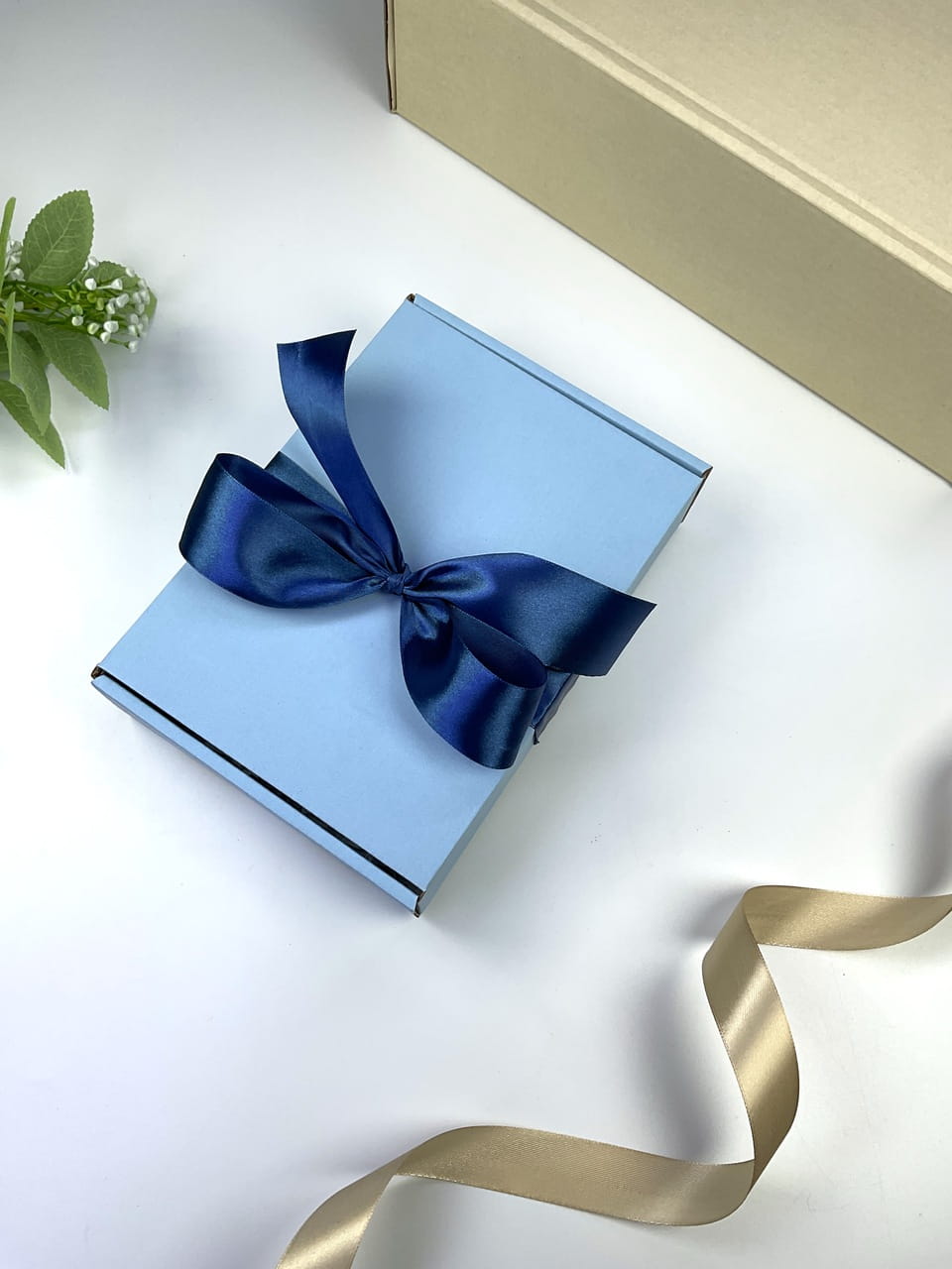 Personalizowany zestaw prezentowy dla chłopca na chrzest lub baby shower — naturalne materiały, ręczne wykonanie i pamiątka na całe życie.