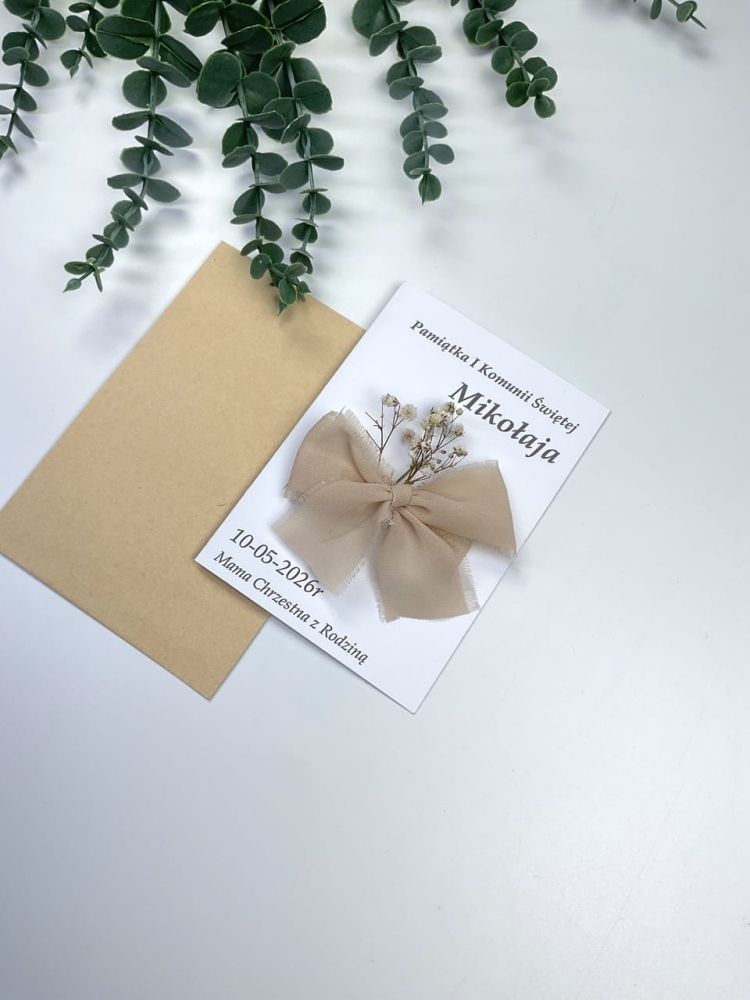 Elegancki karnet komunijny dla wnuczki , wnuczka od dziadków z personalizacją, chrzestnych z kokardką, suszonymi kwiatami