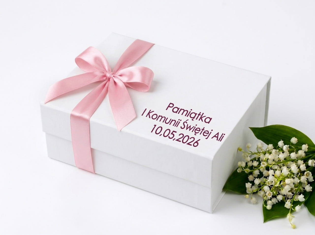 Szukasz wyjątkowego opakowania na I Komunię Świętą? Wybierz personalizowane pudełko magnetyczne z dowolną dedykacją. W środku ozdobne wiórki. Stwórz pamiątkę na lata już teraz!